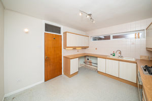 BREAKFAST KITCHEN- click for photo gallery
